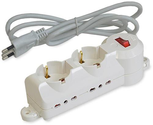 Regleta Rosi con 2 tomas Schuko/Biv 10/16A 2P+E + 4 tomas Biv 10/16A 2P+E 250V 